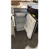 Image 2 : SMALL DANBY FRIDGE
