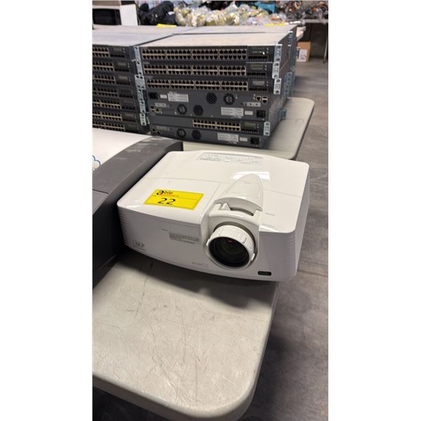 MITSUBISHI FD7304 PROJECTOR