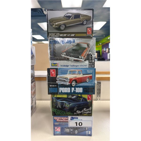 (5) ASSORTED MODEL CARS INCLUDING; AMI 1968 SHELBY GT-500, REVELL 1970 DODGE CHALLENGER, AMI 1960