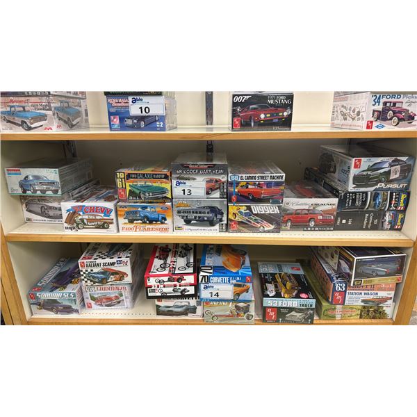 SHELF OF ASSORTED MODEL CARS INCLUDING; AMI 1961 FORD GALAXIE HARDTOP, MONOGRAM PLYMOUTH GTX, AMI