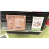 Image 4 : ASSORTED MODEL KITS, DISPLAY CASES, MODEL CARS & MORE