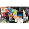 Image 6 : ASSORTED MODEL KITS, DISPLAY CASES, MODEL CARS & MORE