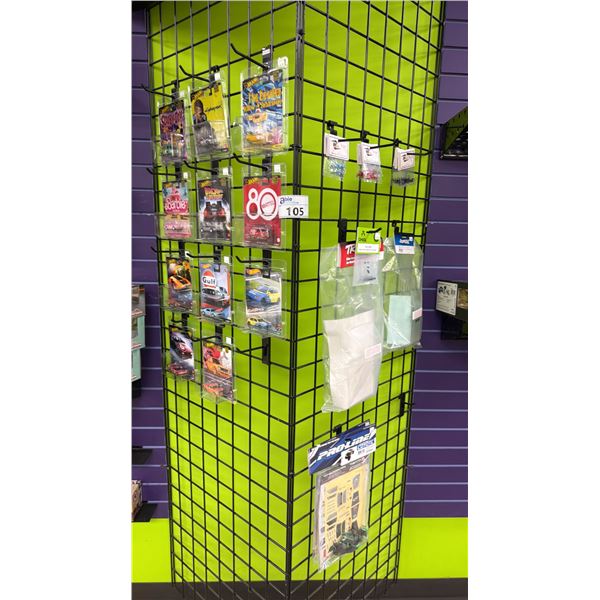 DISPLAY RACK OF ASSORTED HOT WHEELS CARS & MODEL ACCESSORIES