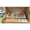 Image 4 : DISPLAY RACK WITH ASSORTED CONTENTS