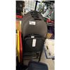 Image 1 : 5 PADDED FOLDING CHAIRS