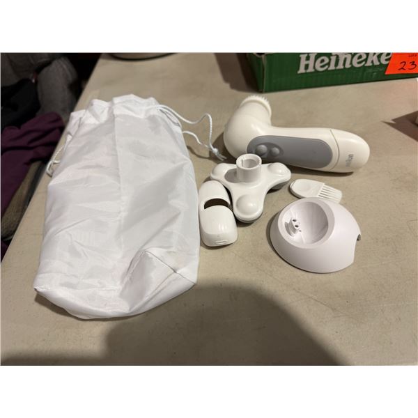 BRAUN facial exfoliate and massage massager