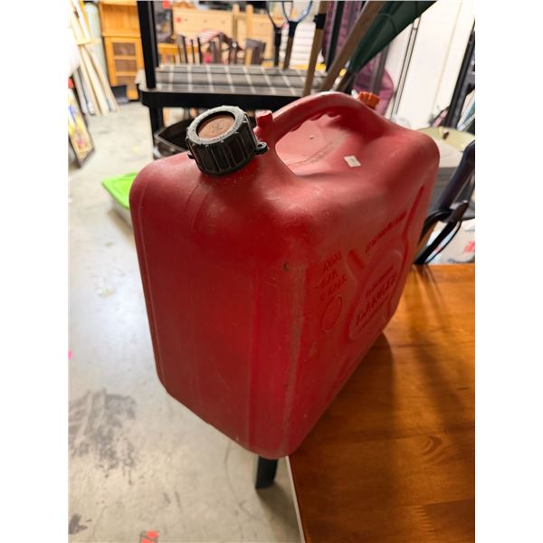 Fuel container