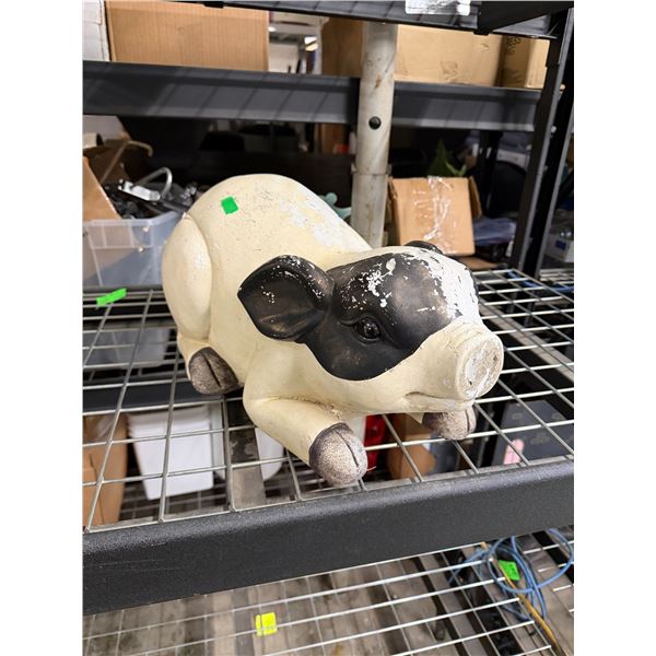 Pig garden decor