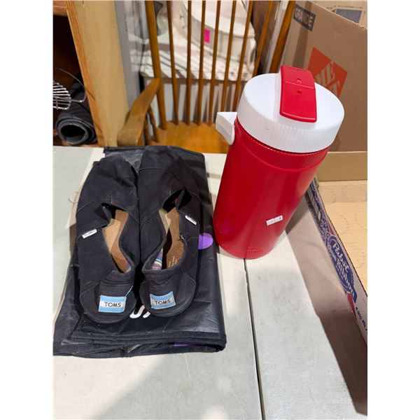 Tom's shoes, reusable bag and cooler shoes size 9.5