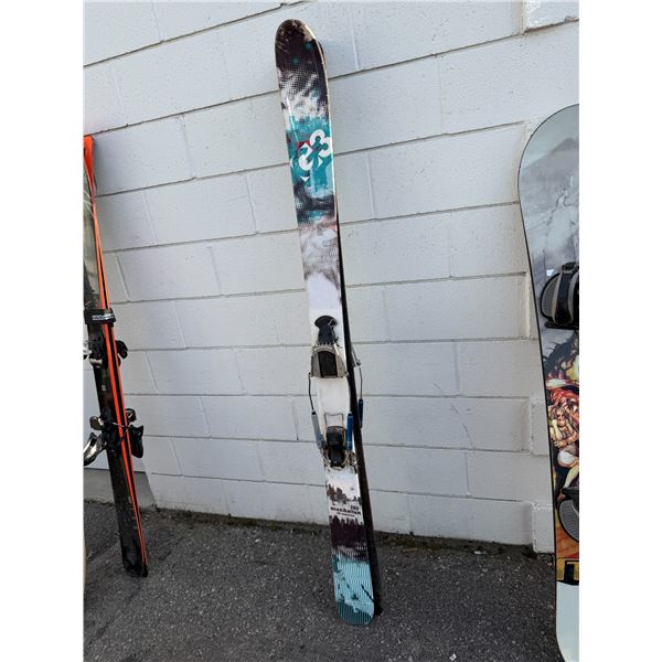 Skis size 180