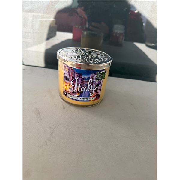 New Italy, lemon tart candle