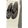 Image 1 : Flip-flops size 10?