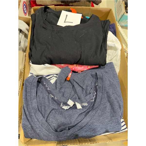 T-shirts size large