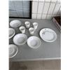 Image 2 : CORELLE dishes