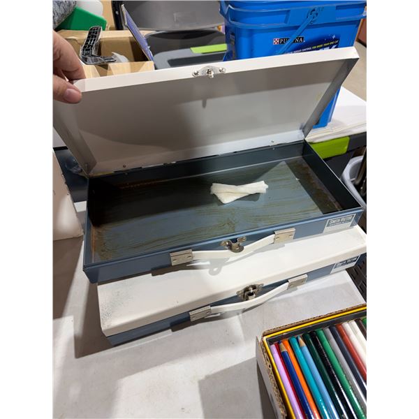 Tin case
