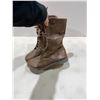 Image 2 : Boots size 8