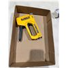 Image 1 : Dewalt stapler