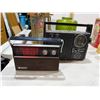 Image 1 : Sanyo radios