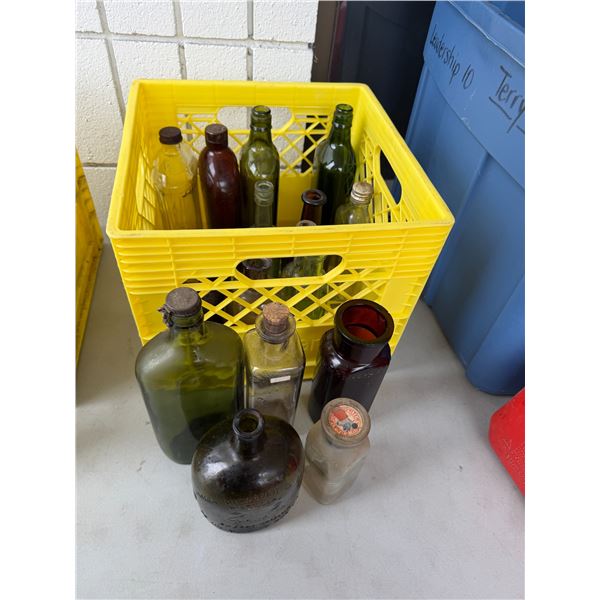 Assorted vintage bottle