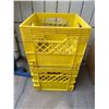 Image 1 : 2 crates