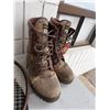 Image 1 : Boots size 10