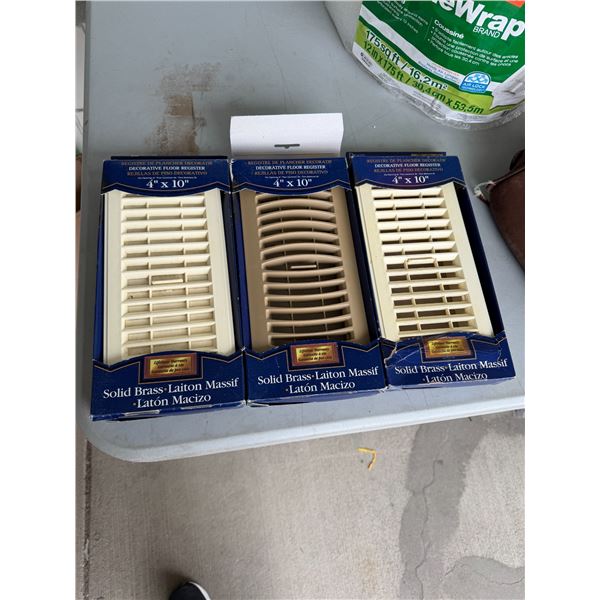 Floor registers