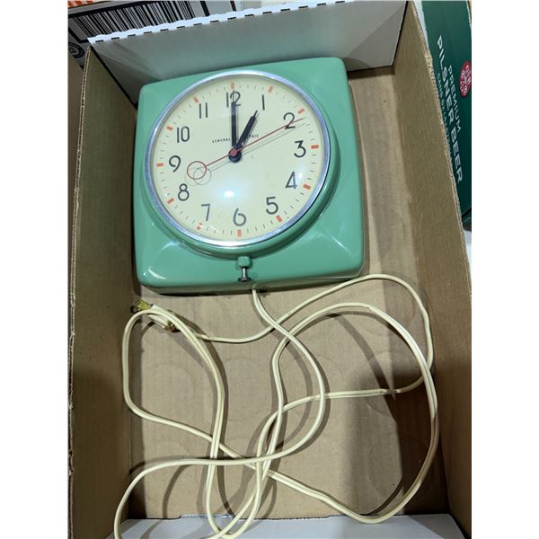General Electric vintage clock working