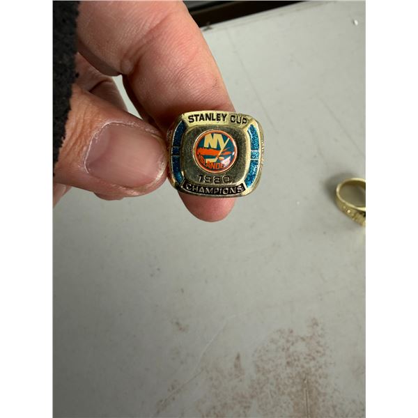 Replica New York Rangers champion ring