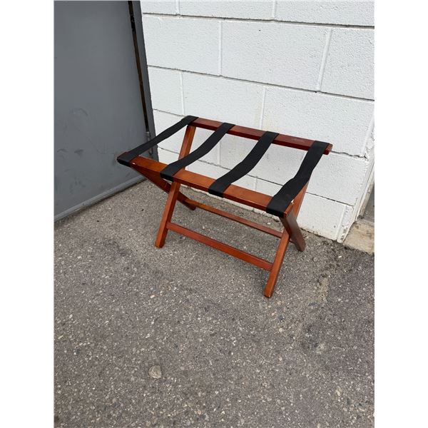 Luggage holder