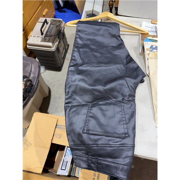 Pants size 16