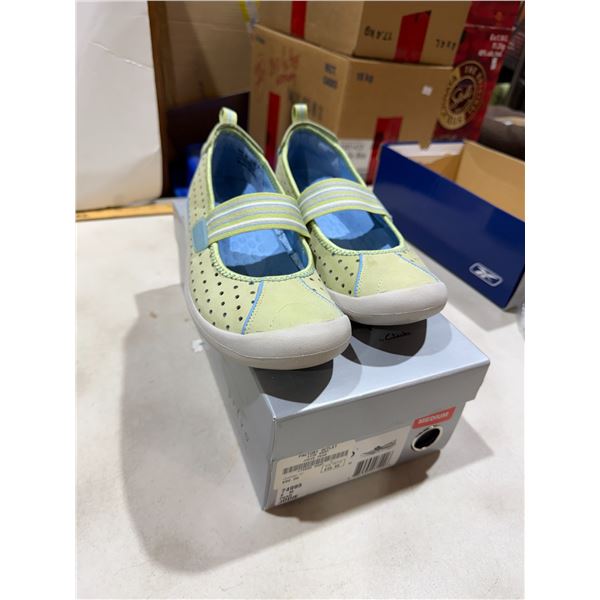 Shoes size 8