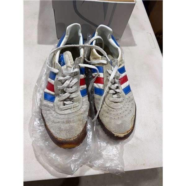 Vintage Adidas shoes, size 4