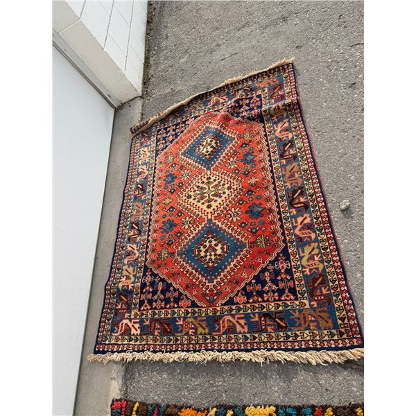 Area carpet measures 60" x 43"