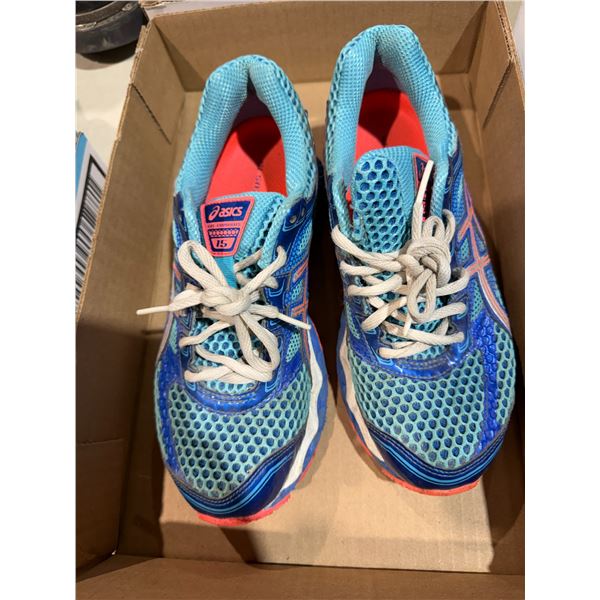 Acics  size 7