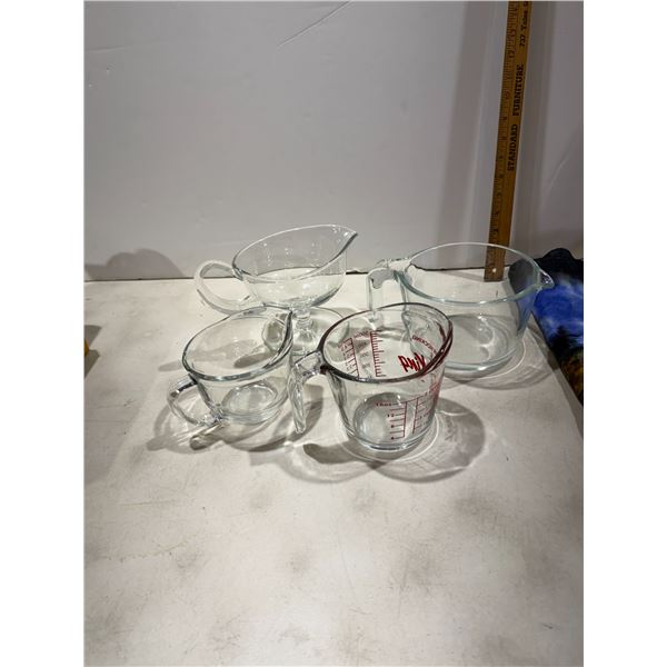 Glass baking measuring cup dishes