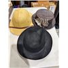 Image 1 : 3 hats