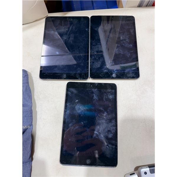 3 Apple I pads untested