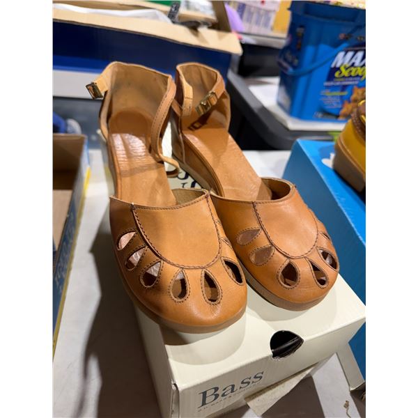 Shoes, size women 8