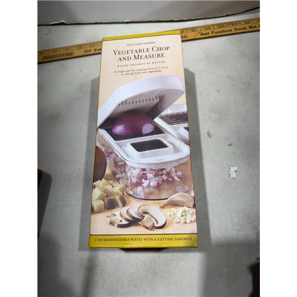 Vegetable chop and measure