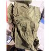 Image 1 : Pants size not shown