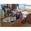 Image 5 : Cleaning supplies plus Cat A