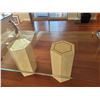 Image 3 : Glass dining table. Cat C