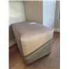 Image 2 : Ottoman stool Cat C