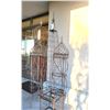 Image 4 : Metal Garden Obelisks Cat B