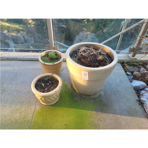 Ceramic planters Cat B