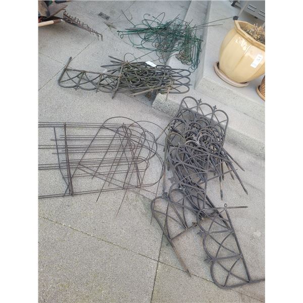 Garden fencing support. Cat B