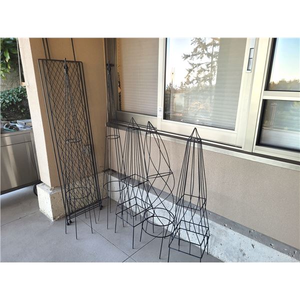 Metal Garden Obelisks Cat B