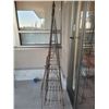 Image 4 : Metal Garden Obelisks Cat B