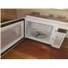 Image 3 : Microwave Cat A