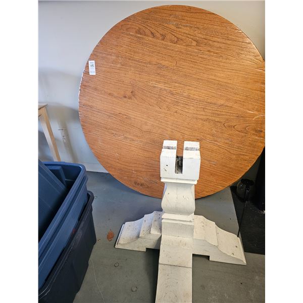 Large Round Oak Table Cat C